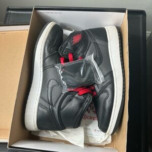 Nike Black and Red Men's Sneakers